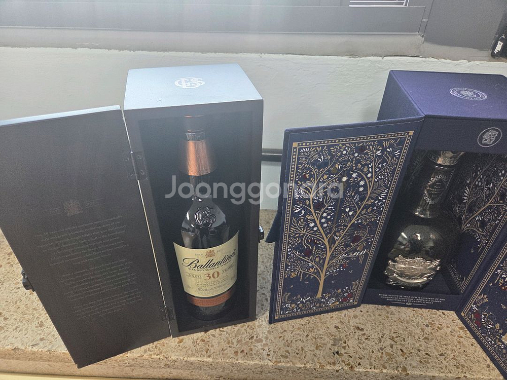로얄샬루트 32년 & 발롄타인 30년 공병--1