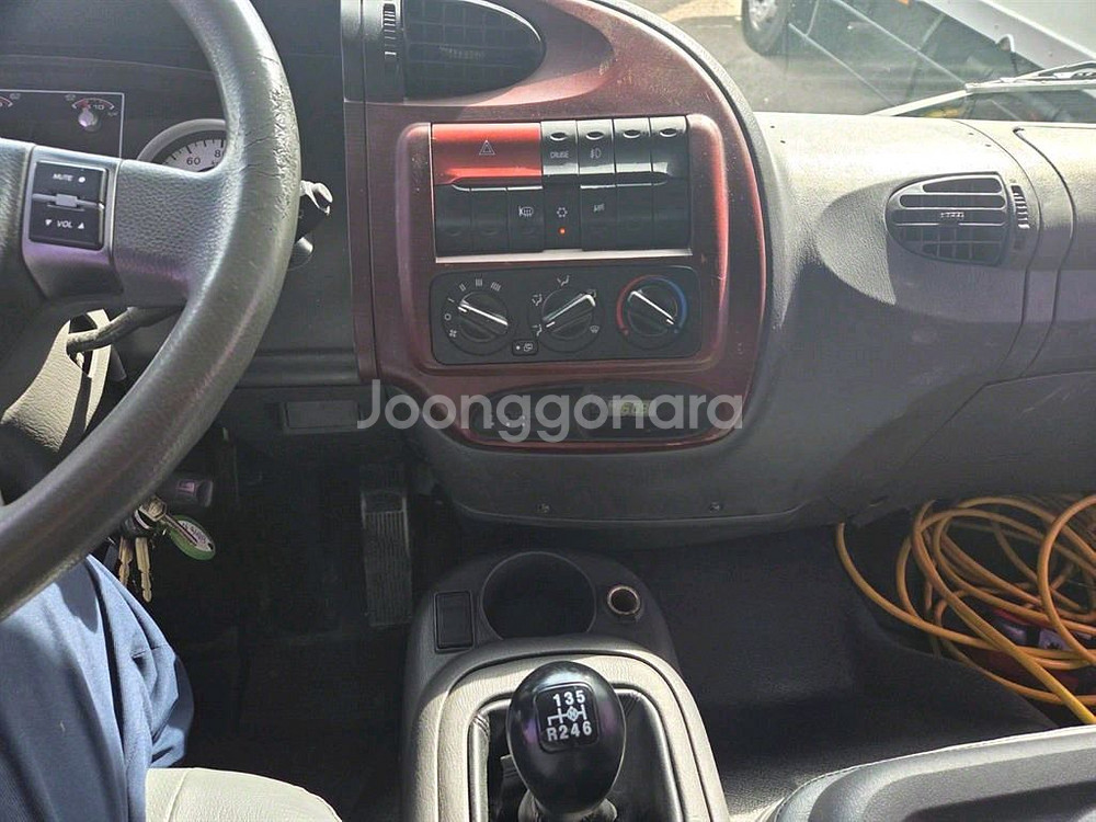 메가트럭 5톤 새익스탑차13년식--6