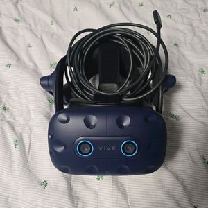 바이브 프로 아이 VR HMD 판매합니다.