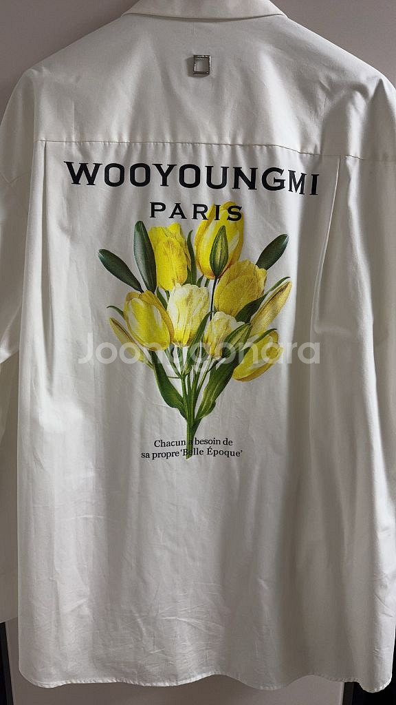 [50]우영미 22ss 플라워 프린트 백로고 셔츠 화이--1