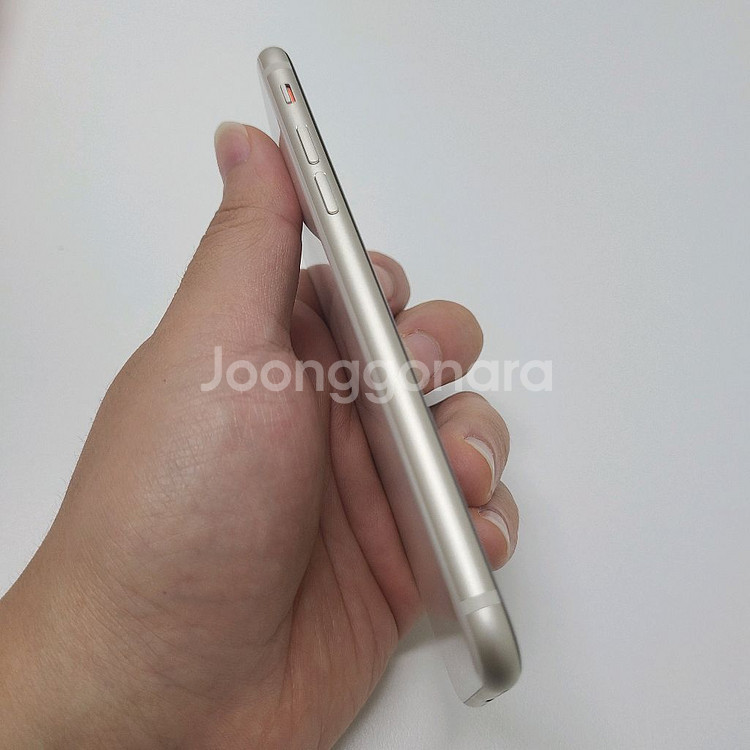 아이폰 se3 128기가 스타라이트 팝니다.--2