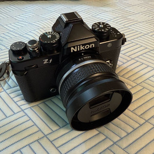 니콘 zf 렌즈40mm포함 팔아요