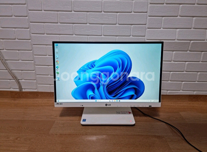 LG 일체형 컴퓨터 팝니다 24인치 사무용 일체형 PC--1