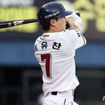 두산 7번 홈 사이즈 100,105시이즈 삽니다