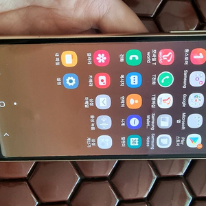 갤럭시 A8 2018 골드폰