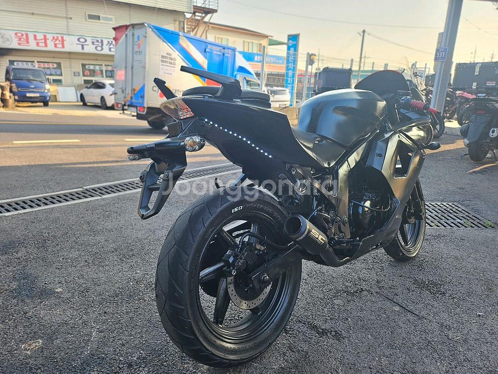 코멧250r / 13년식 / 13만키로 / 110만원--5
