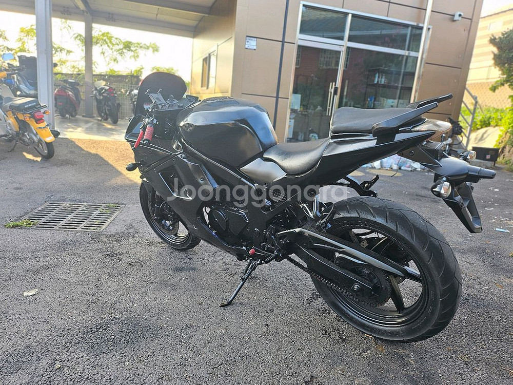 코멧250r / 13년식 / 13만키로 / 110만원--4