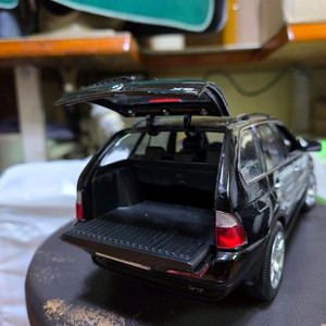 1:18 웰리 bmw x5 e53