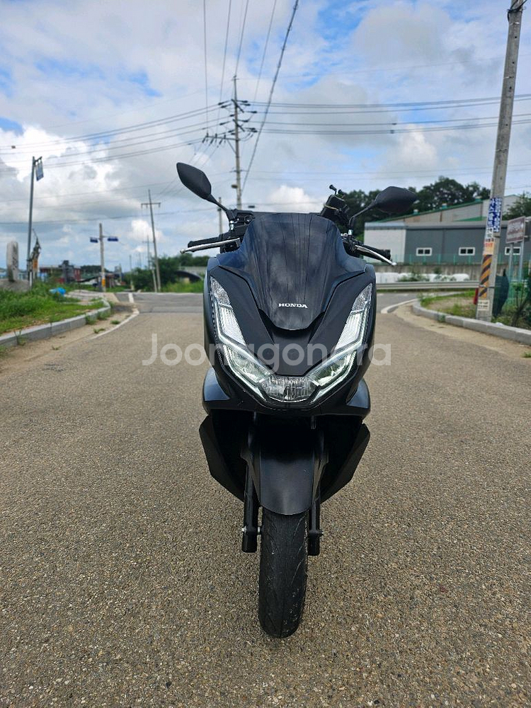 혼다PCX125 / 22년식 / 1만키로 / 220만원--6