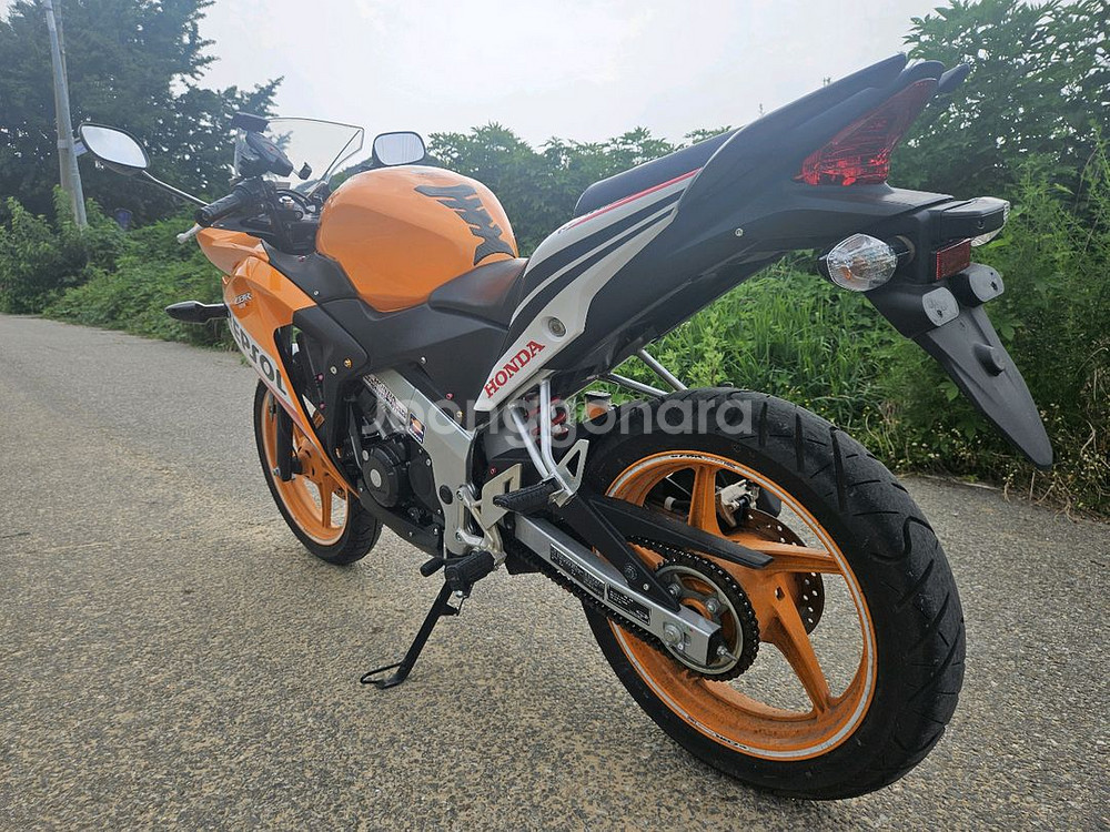 혼다CBR125/15년식/2천키로/165만원/신차급차량--5