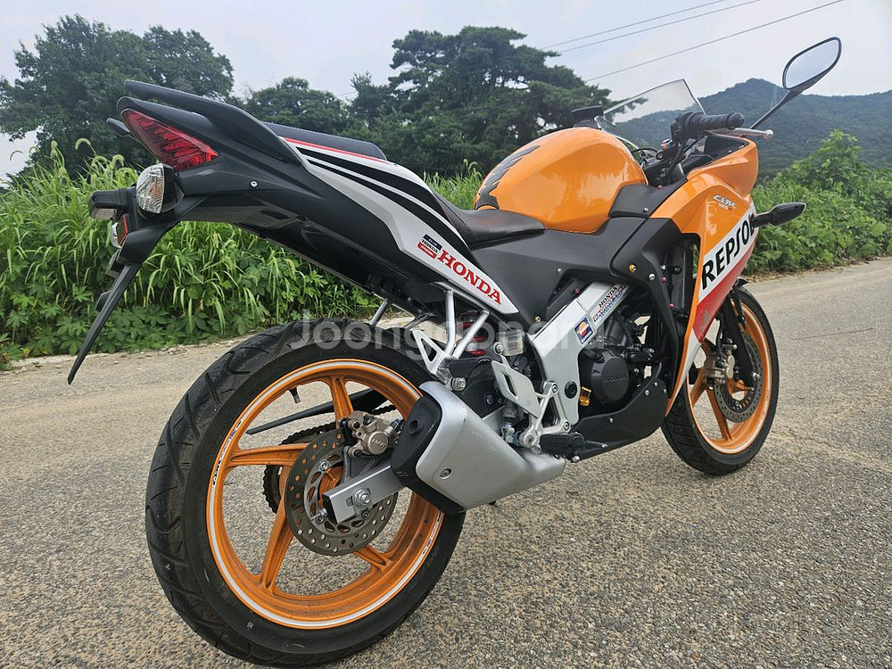 혼다CBR125/15년식/2천키로/165만원/신차급차량--4