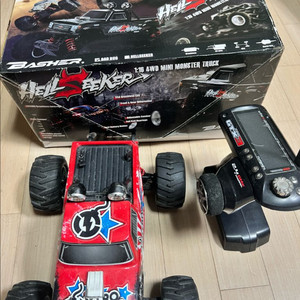 1:16 RC 몬스터 트럭 BASHER. 2대.