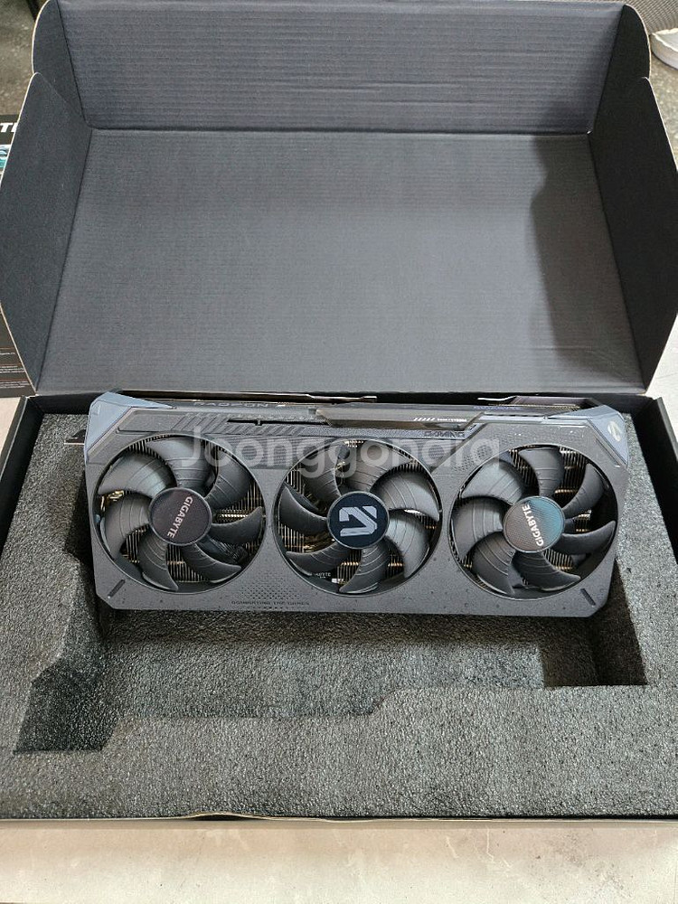 기가바이트 9070XT 그래픽카드--0