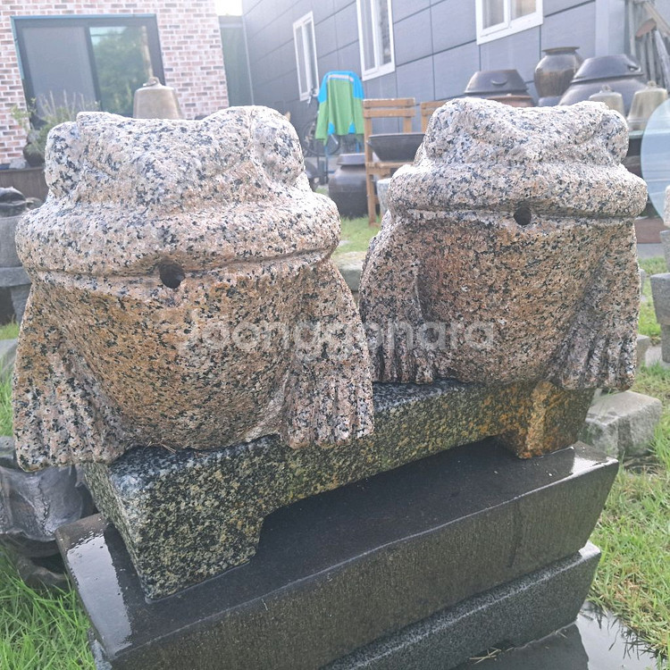 돌 두꺼비 조각상--3