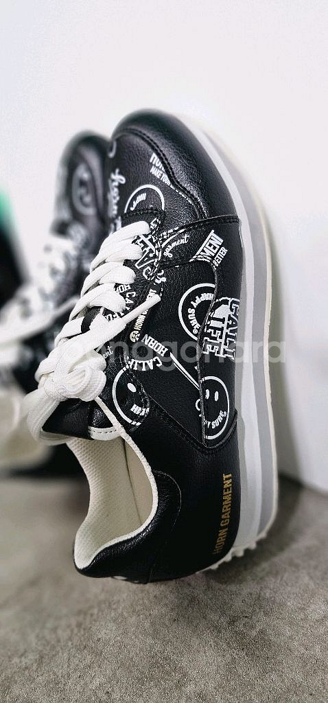 HORN GARMENT 스니커즈 새상품!--3