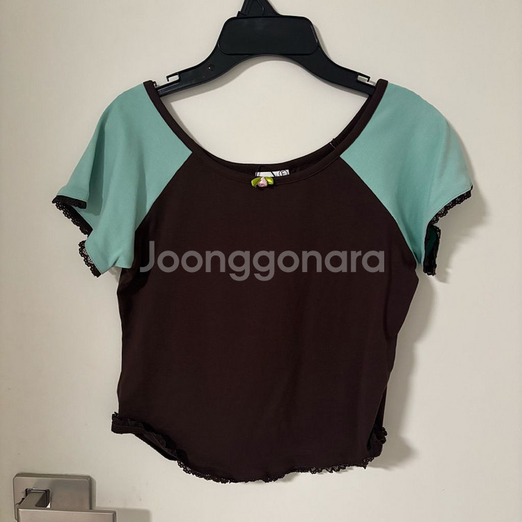 새상품 파르티멘토 우먼 플로럴 레이스 보트넥 티 브라운--3