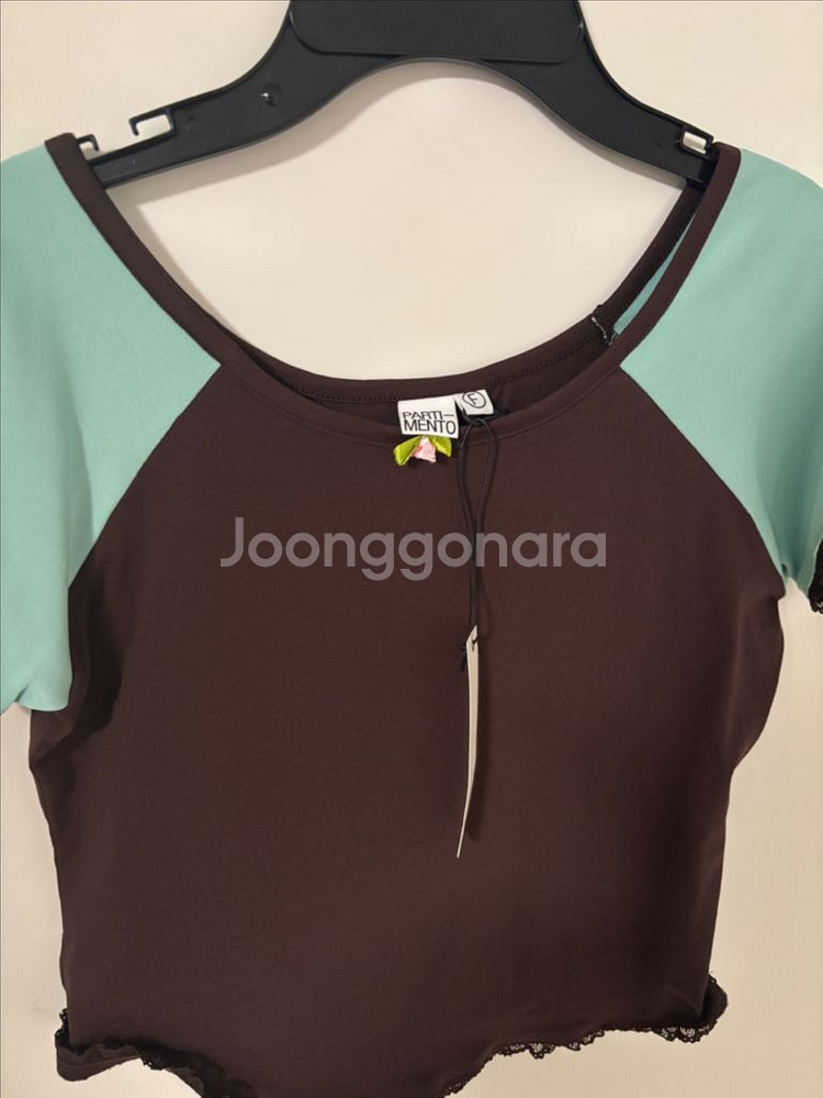 새상품 파르티멘토 우먼 플로럴 레이스 보트넥 티 브라운--4