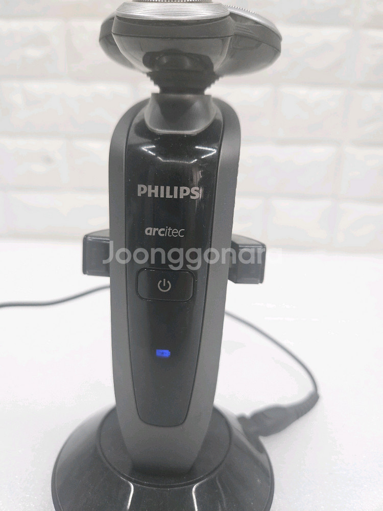 필립스 전기 충전 면도기 입니다--1