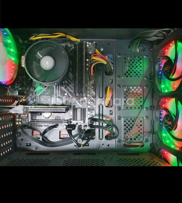 라이젠2600X 데스크탑 컴퓨터 본체 판매 합니다--1