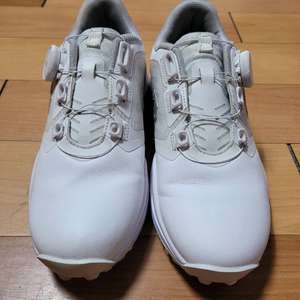 데상트 NEW R90 스파이크리스 여성 골프화(230)