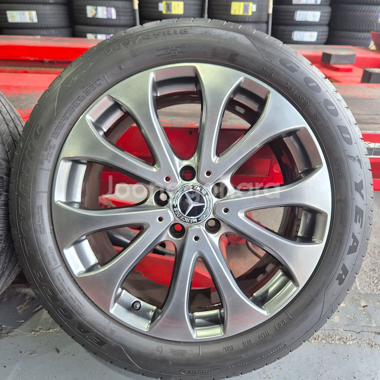 벤츠 E클래스 w213 18인치 휠타이어세트 판매합니다--4