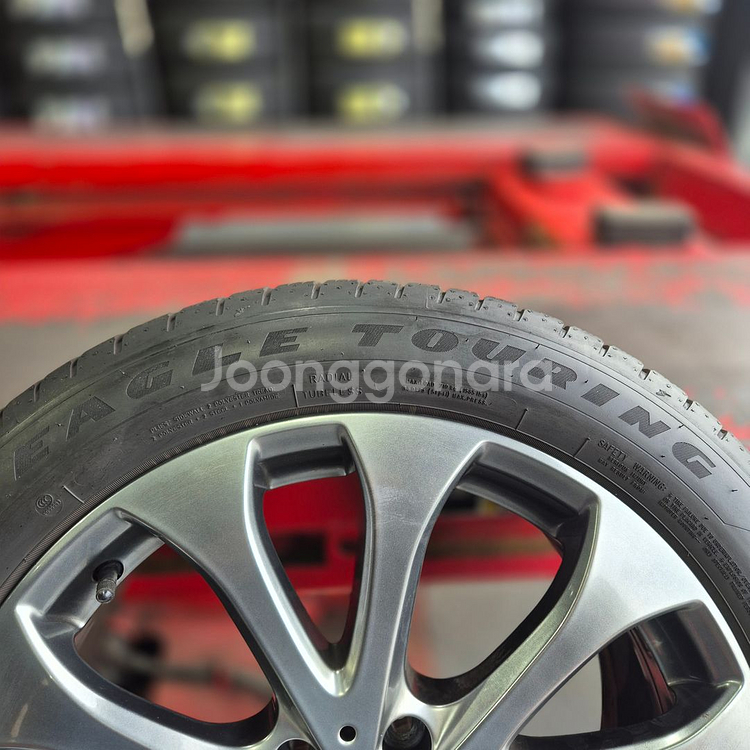 벤츠 E클래스 w213 18인치 휠타이어세트 판매합니다--6