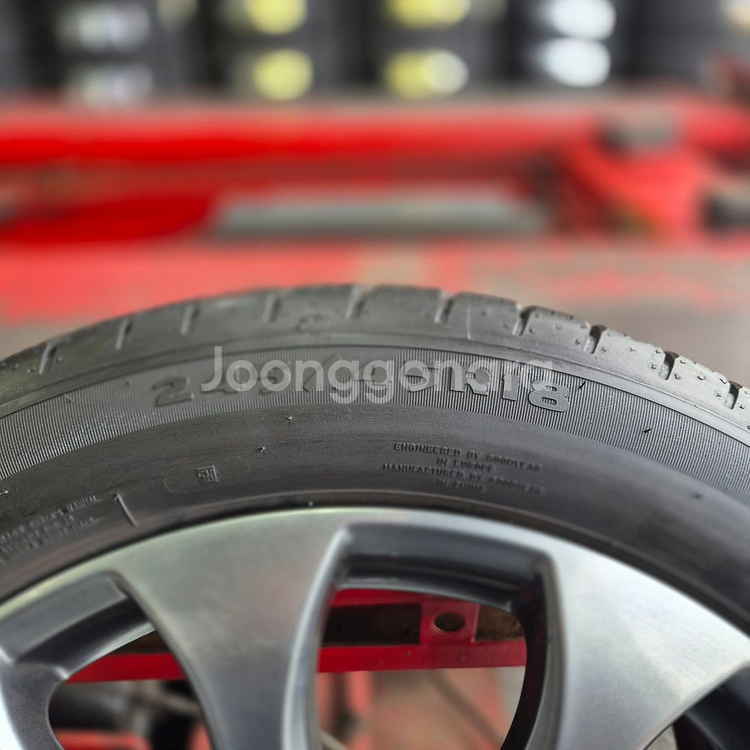 벤츠 E클래스 w213 18인치 휠타이어세트 판매합니다--5