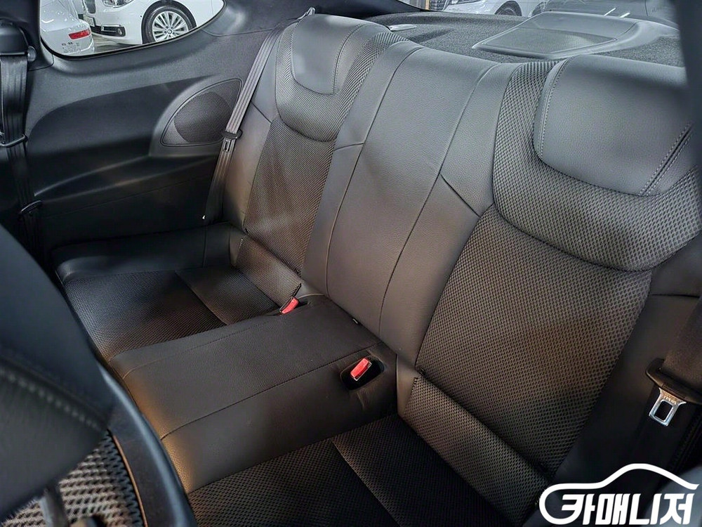 [현대]제네시스쿠페 200 Turbo D (4인승) # 이미지