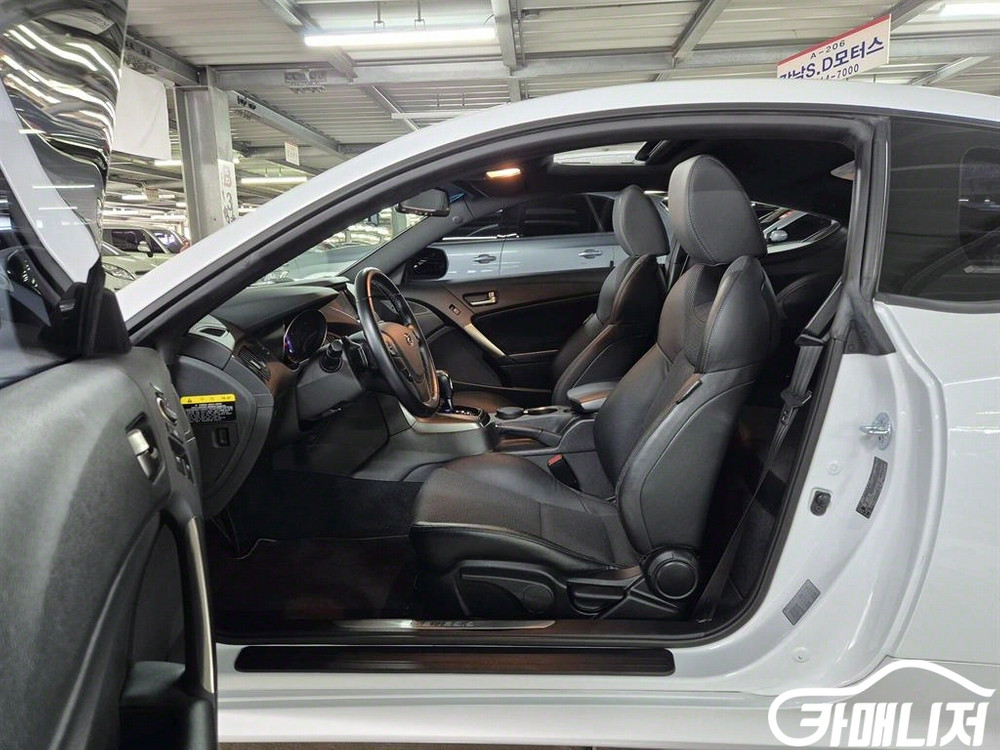 [현대]제네시스쿠페 200 Turbo D (4인승) # 이미지