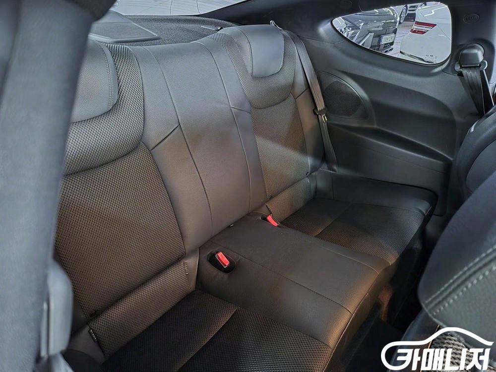 [현대]제네시스쿠페 200 Turbo D (4인승) # 이미지