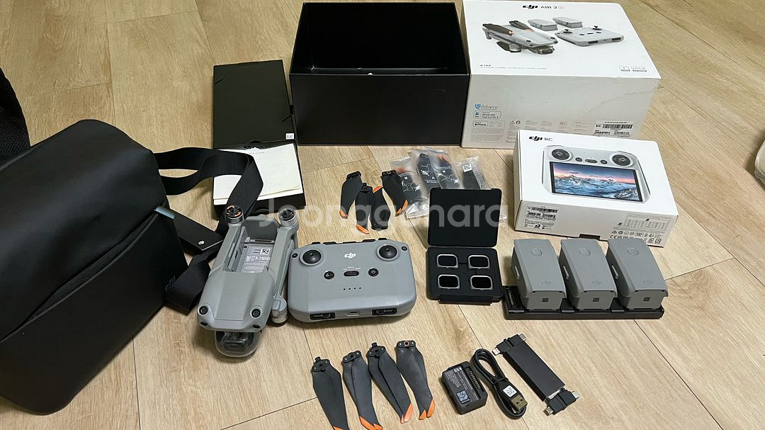 DJI Air 2S + DJI RC 조종기--0