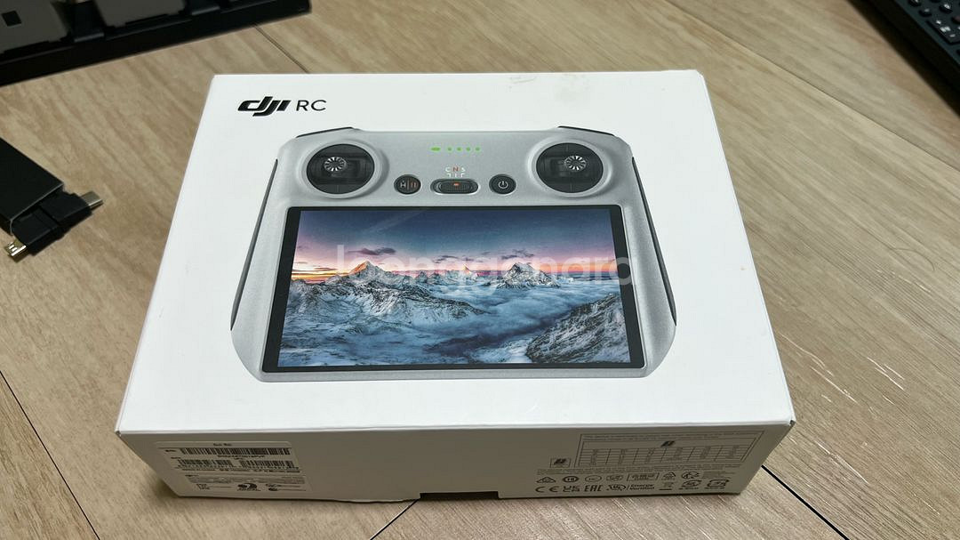 DJI Air 2S + DJI RC 조종기--4