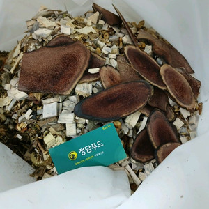 건강원에서 짠 녹용흑염소진액 입니다