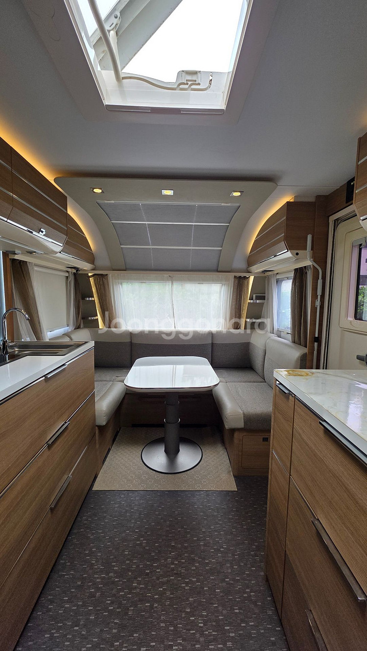 아드리아 캠핑카 572ut 2018년식 판매합니다.--0