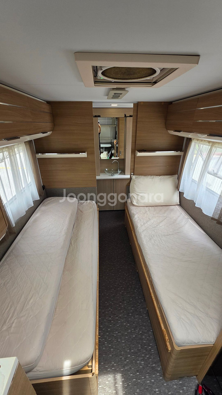 아드리아 캠핑카 572ut 2018년식 판매합니다.--2