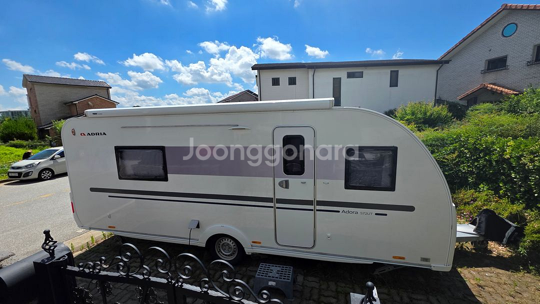 아드리아 캠핑카 572ut 2018년식 판매합니다.--8