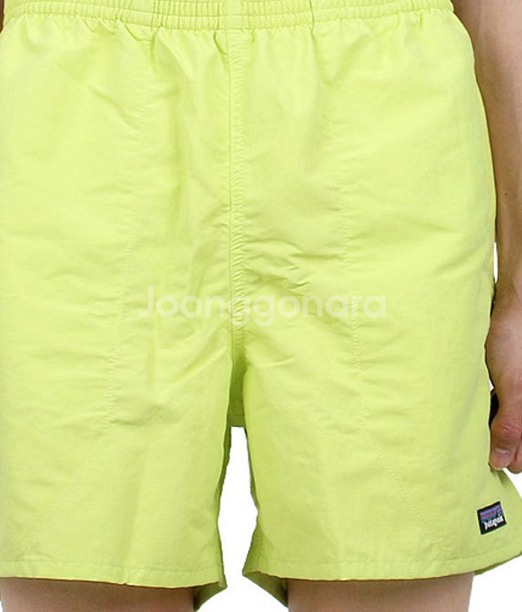 파타고니아 배기스5인치 라임 M사이즈--0