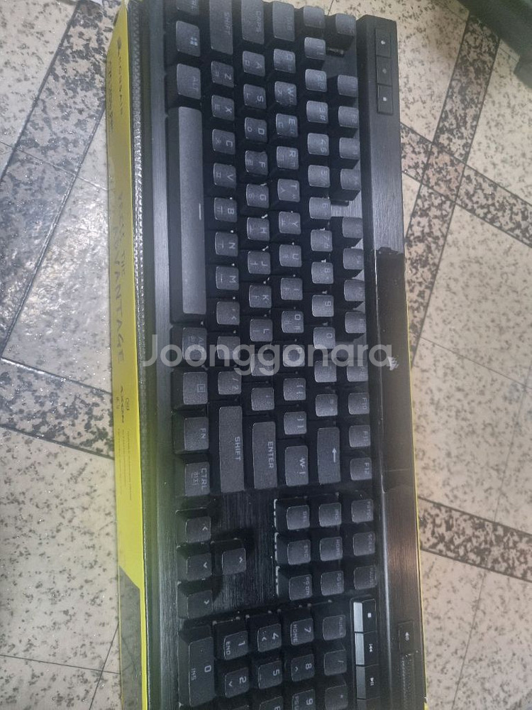 커세어 k70 rgb pro 은축 판매합니다.--0