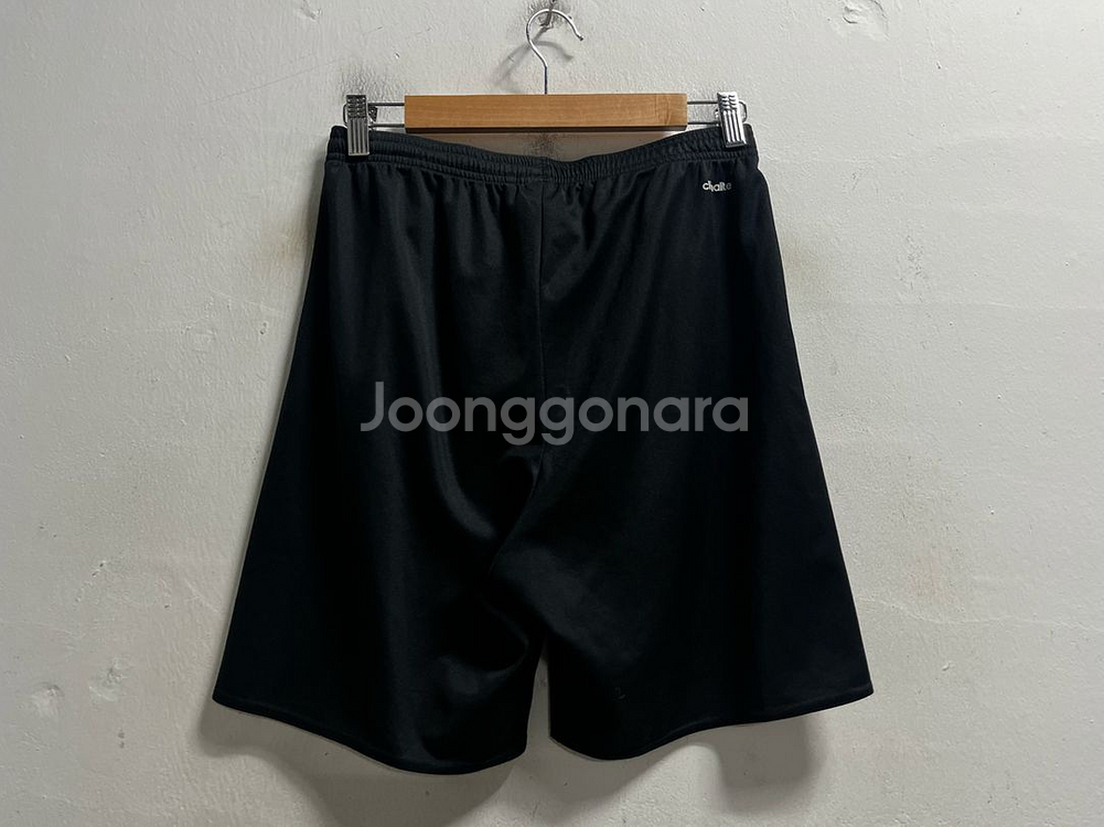 30-32 아디다스 기능성 스판 밴딩 반바지--2