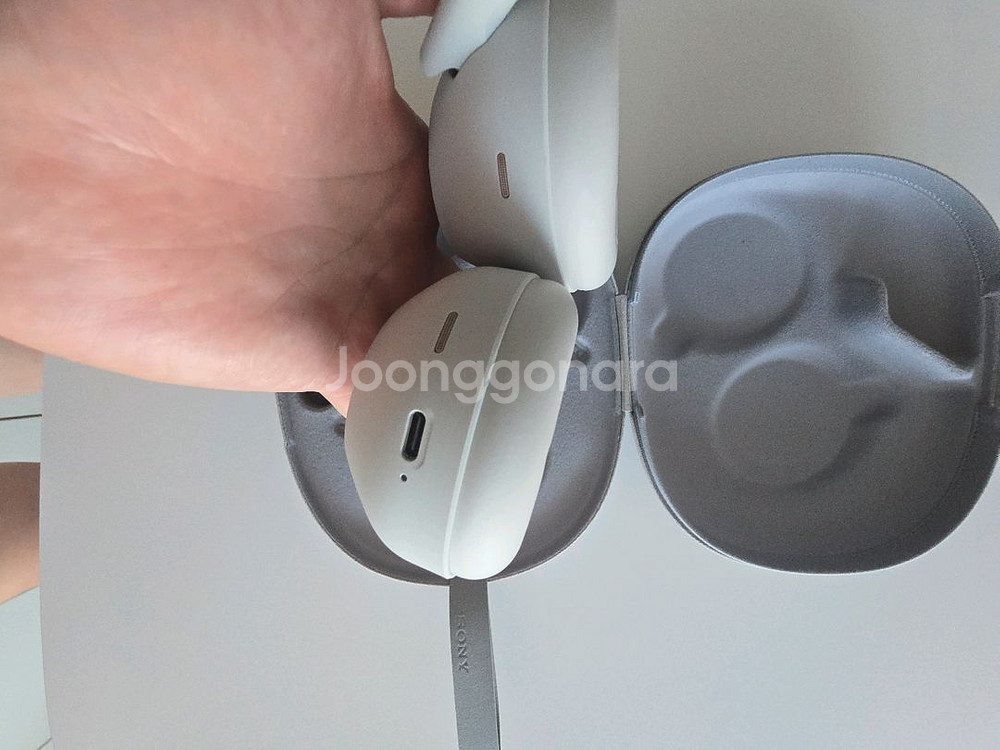 소니 WH-1000XM6 실버--4