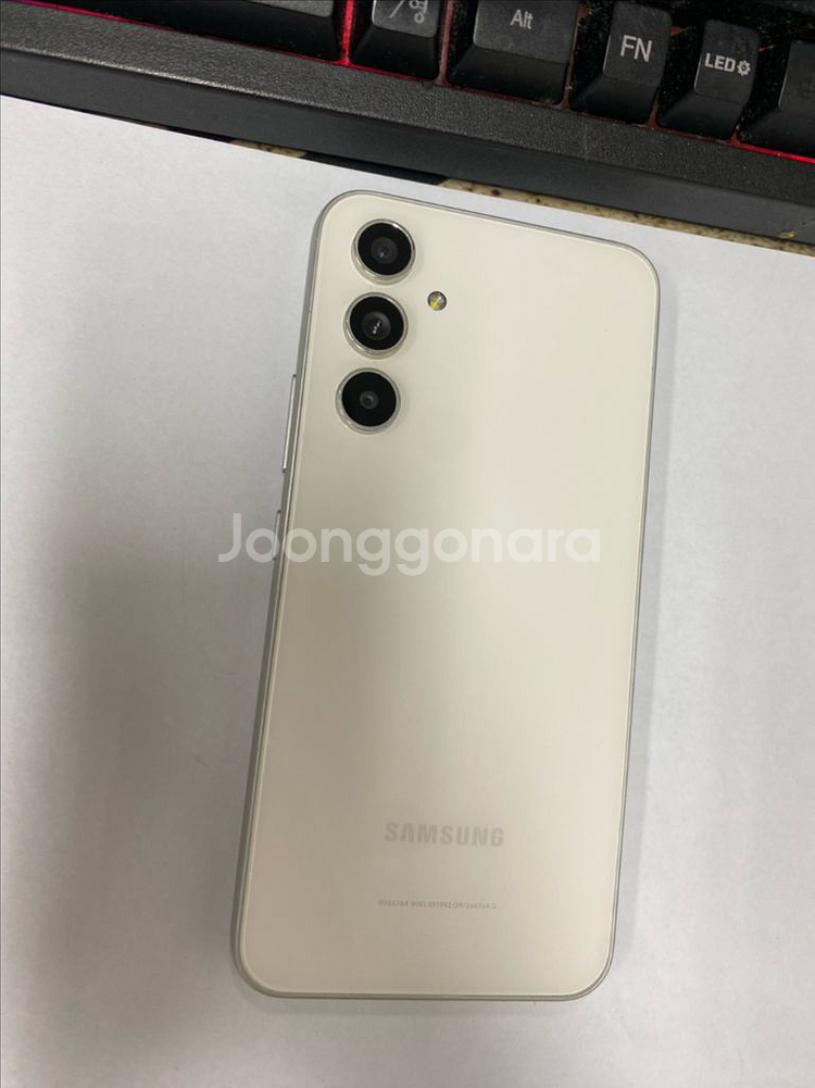 SK 갤럭시퀀텀4 화이트 AA급 128G 무잔상--0