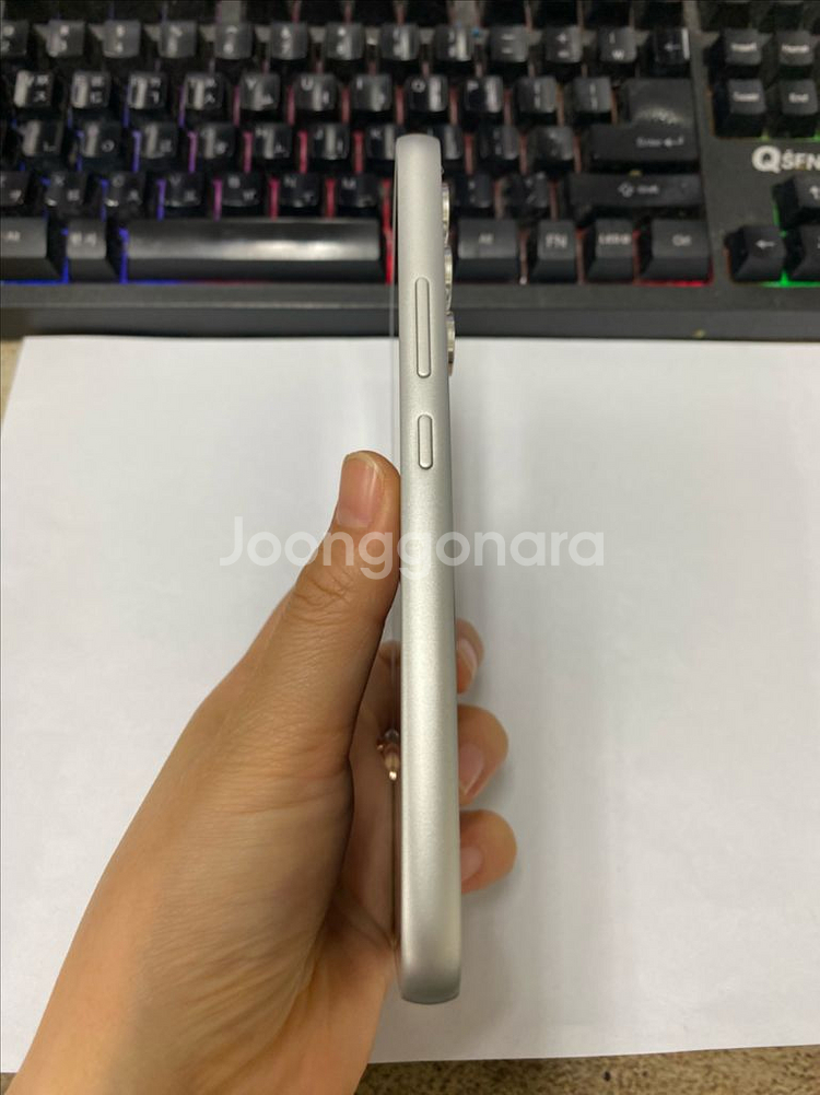 SK 갤럭시퀀텀4 화이트 AA급 128G 무잔상--5