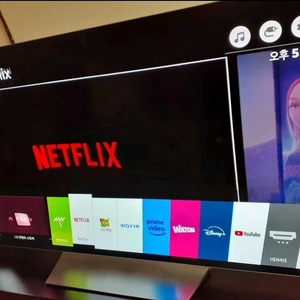 LG 올레드 55인치 스마트 TV.