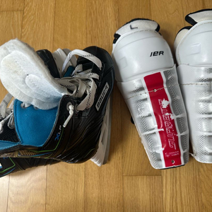 아이스하키 바우어 스케이트만 남음