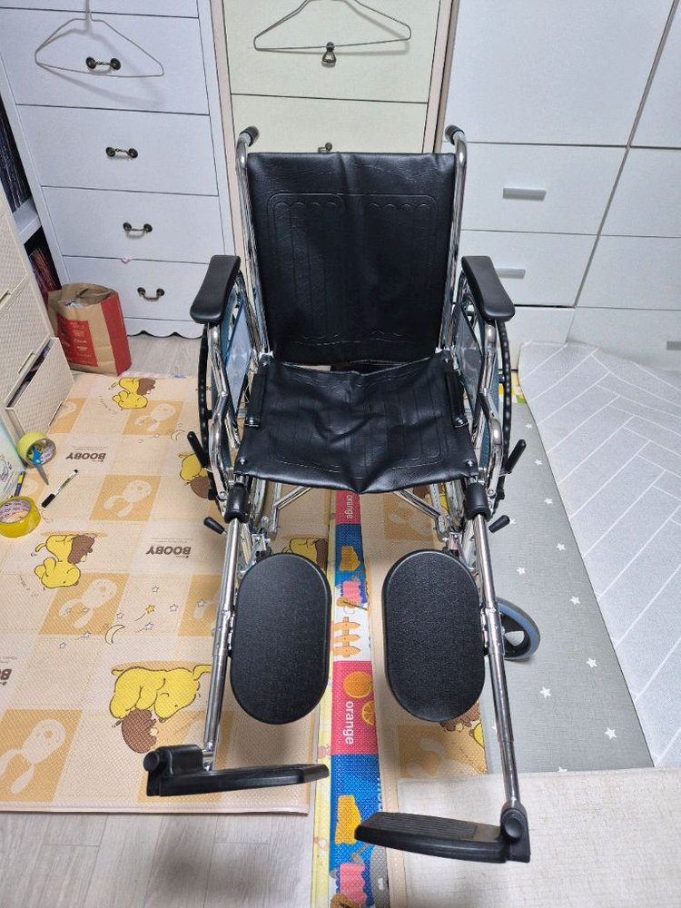 거상휠체어 무릎 휠체어 이미지