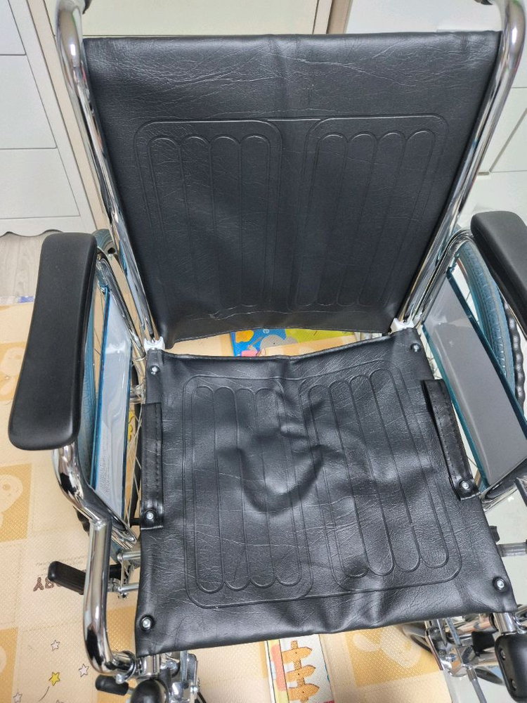 거상휠체어 무릎 휠체어 이미지