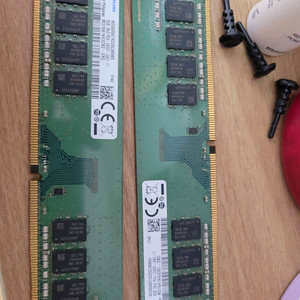 삼성전자 정품 램 ddr4 8기가 두개팝니다 19200
