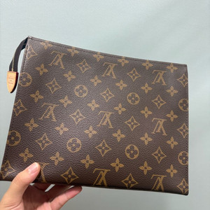 루이비통 모노그램 클러치