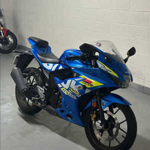 스즈키 gsx-r 125 23년식 파란색