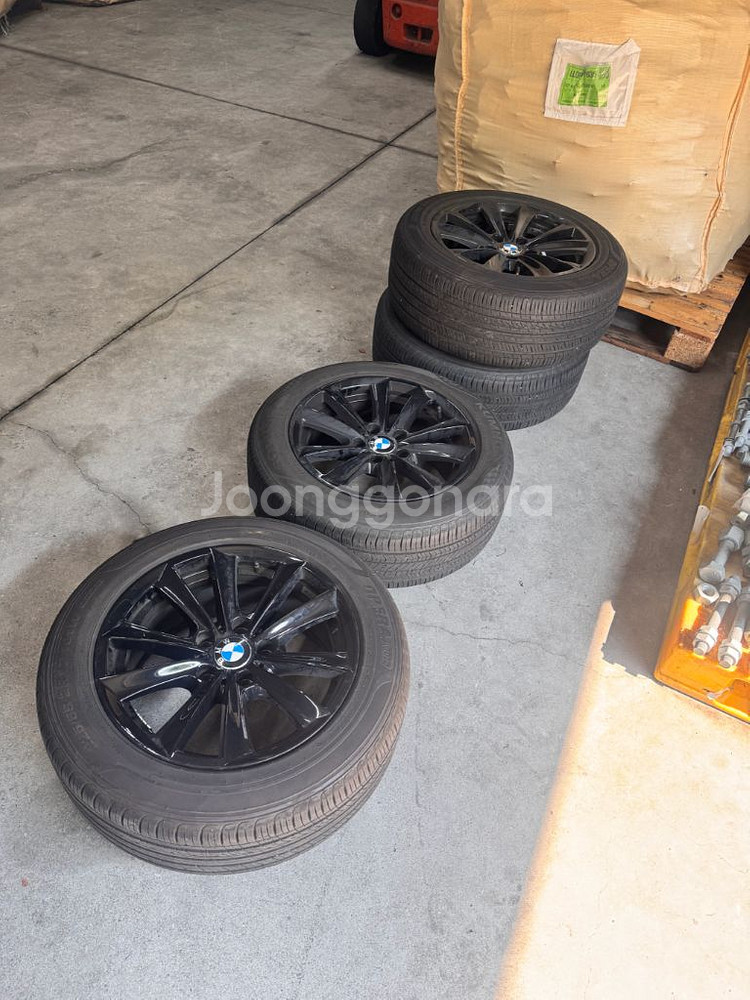 BMW 정품 블랙 휠 + 타이어 세트 17인치--3